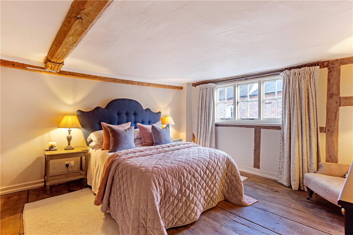 4 bedroom House, Silverless Street, Marlborough, SN8 - Available, Image 2