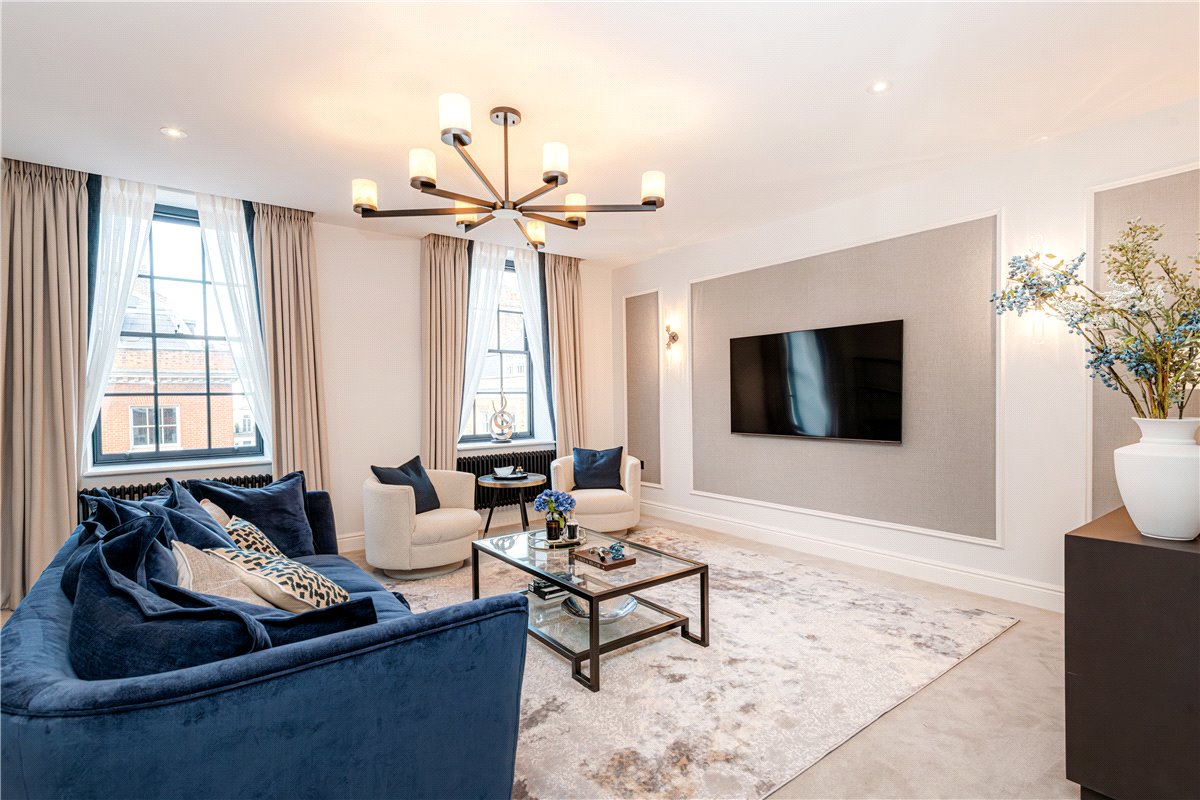 3 bedroom Flat, Curzon Street, Mayfair, W1J - Available, Image 9