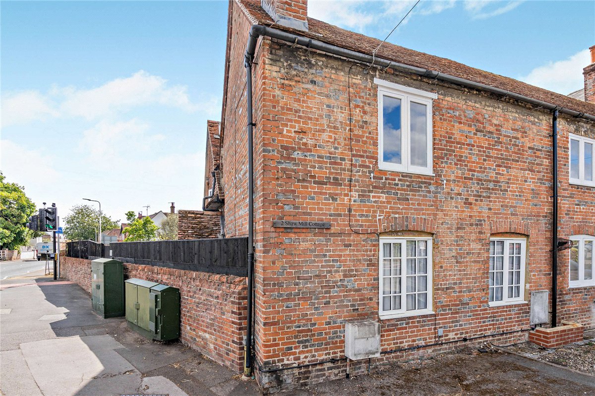 2 bedroom House, Church Road, Shaw, RG14 - Available, Image 18