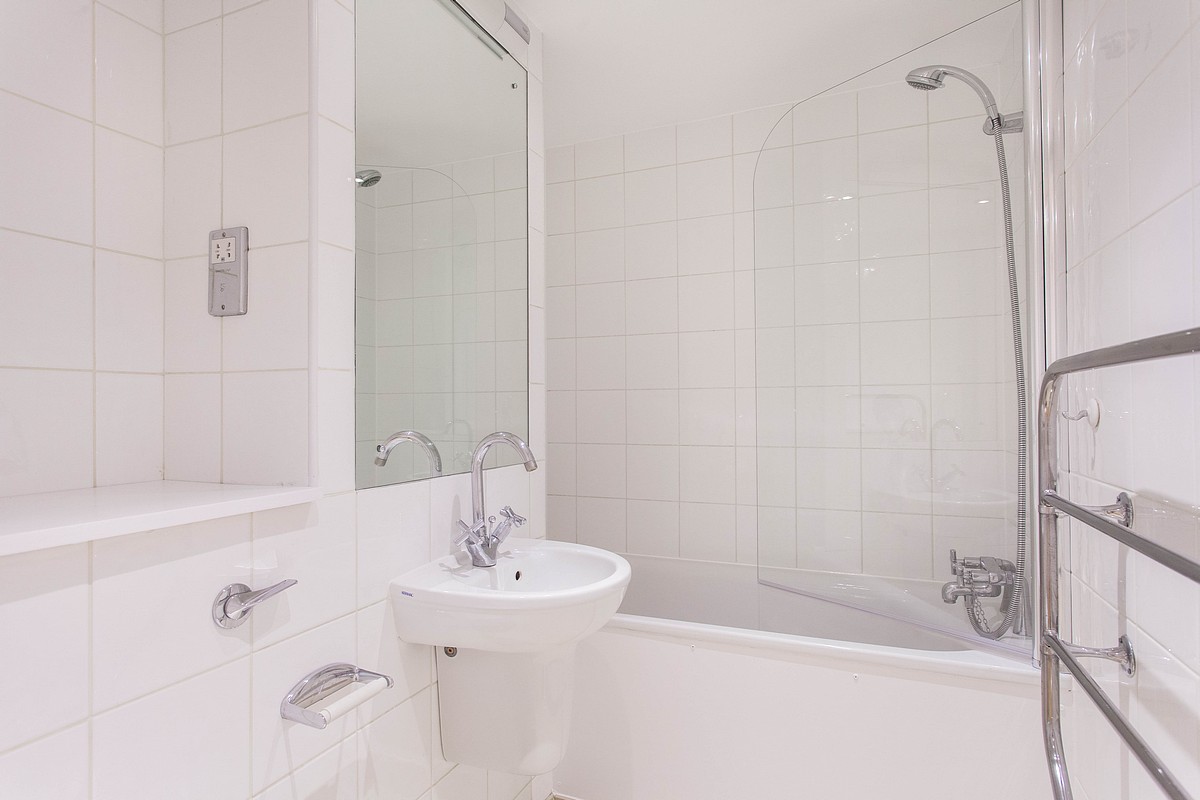 1 bedroom Flat, Seymour Place, Marylebone, W1H - Available, Image 2