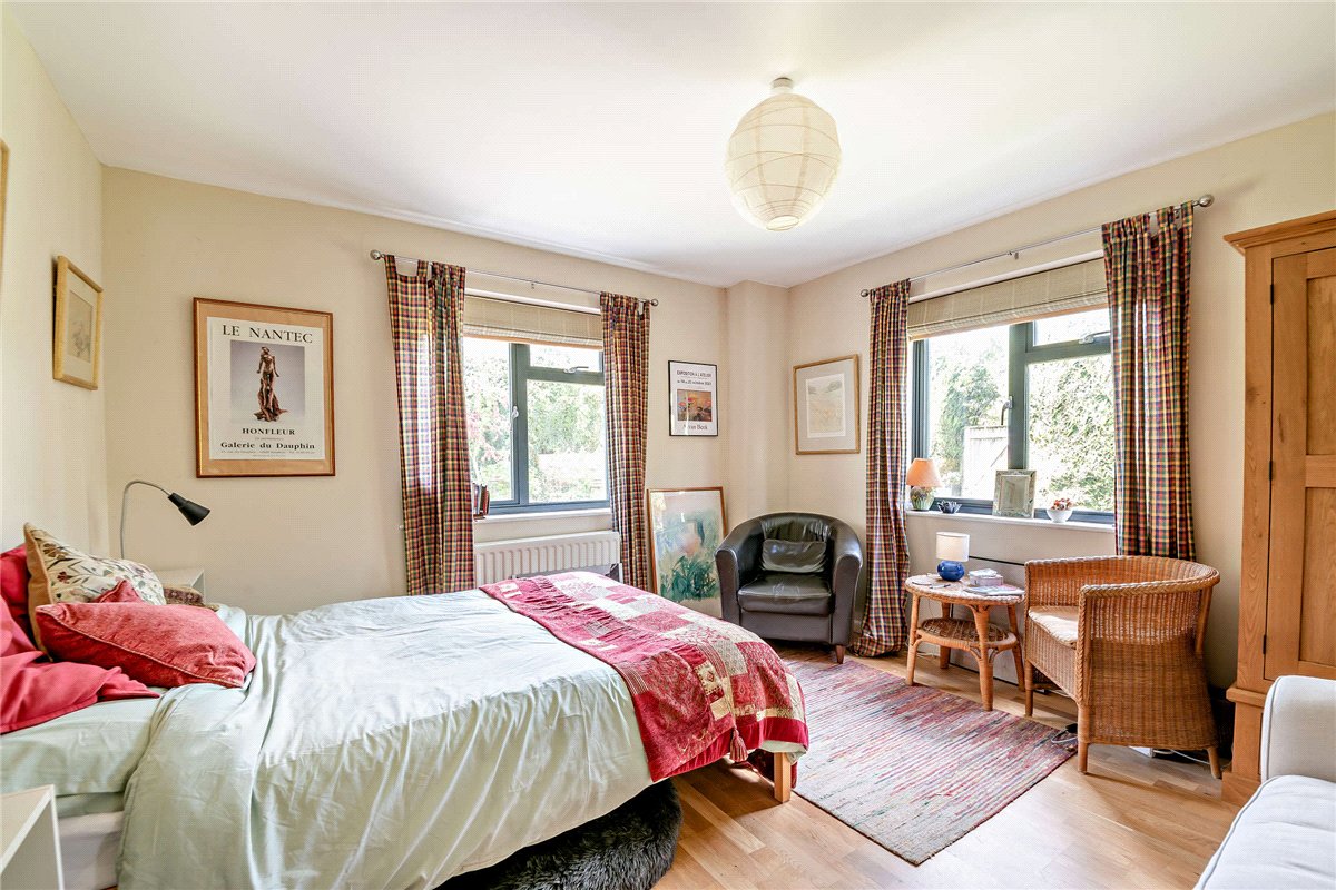 5 bedroom House, Gore End, Newbury, RG20 - Available, Image 12