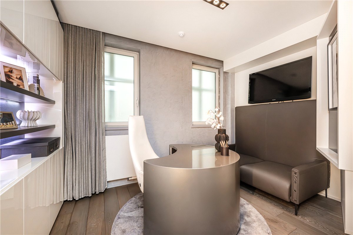 4 bedroom Flat, North Row, Mayfair, W1K - Available, Image 10