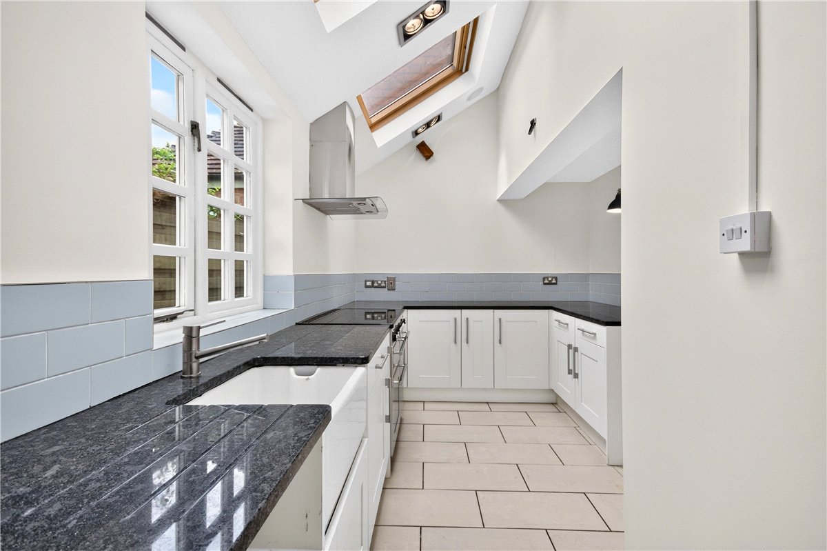4 bedroom House, Red Lane, Burton Green, CV8 - Available, Image 2