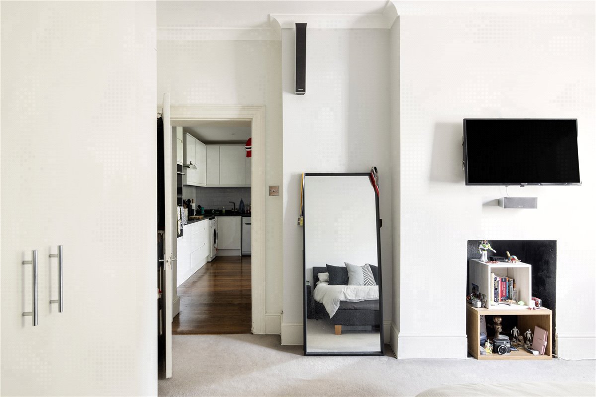 2 bedroom Flat, Trinity Crescent, Tooting Bec, SW17 - Sold, Image 6
