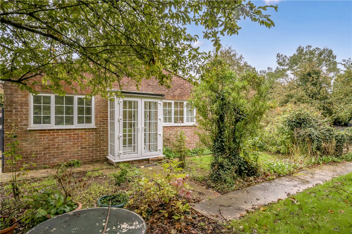 2 bedroom Bungalow, Aldbourne Road, Baydon, SN8 - Available, Image 9