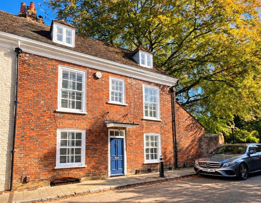 4 bedroom House, Great Minster Street, Winchester, SO23 - Available