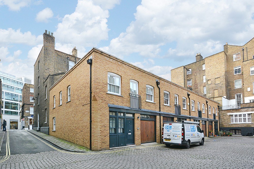 3 bedroom House, Great Cumberland Mews, Marylebone, W1H - Available, Image 1