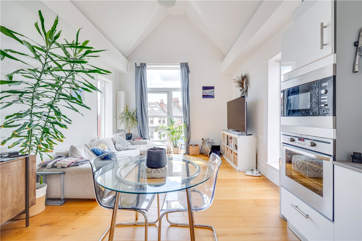 2 bedroom Flat, White Hart Lane, London, SW13 - Available, Image 6