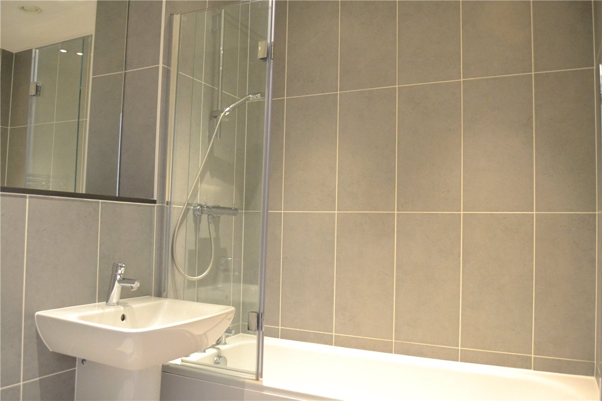 1 bedroom Flat, Kingman Way, Newbury, RG14 - Let Agreed, Image 3