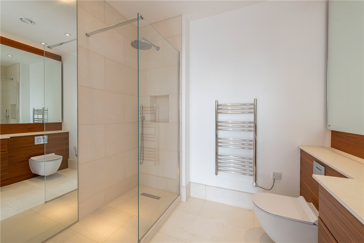 2 bedroom Flat, Granville Court, Granville Road, BA1 - , Image 5