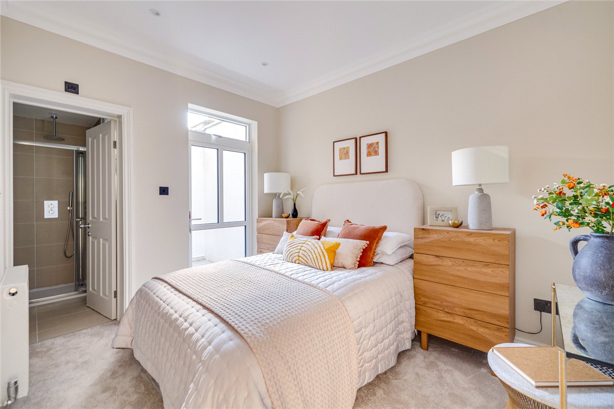 2 bedroom Flat, Standen Road, London, SW18 - Sold STC, Image 3
