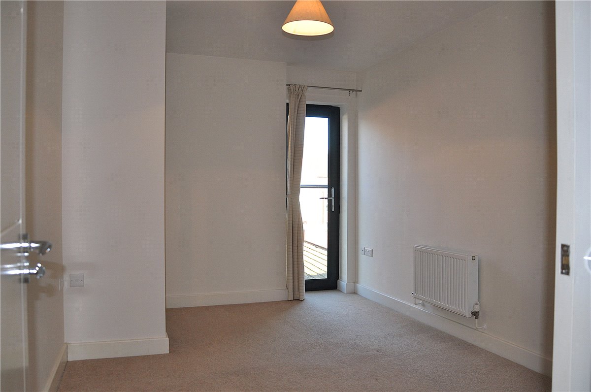 2 bedroom Flat, West Street, Newbury, RG14 - Available, Image 3