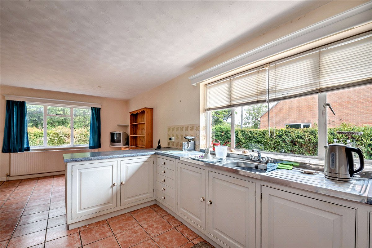 2 bedroom House, Hamstead Marshall, Newbury, RG20 - Available, Image 5