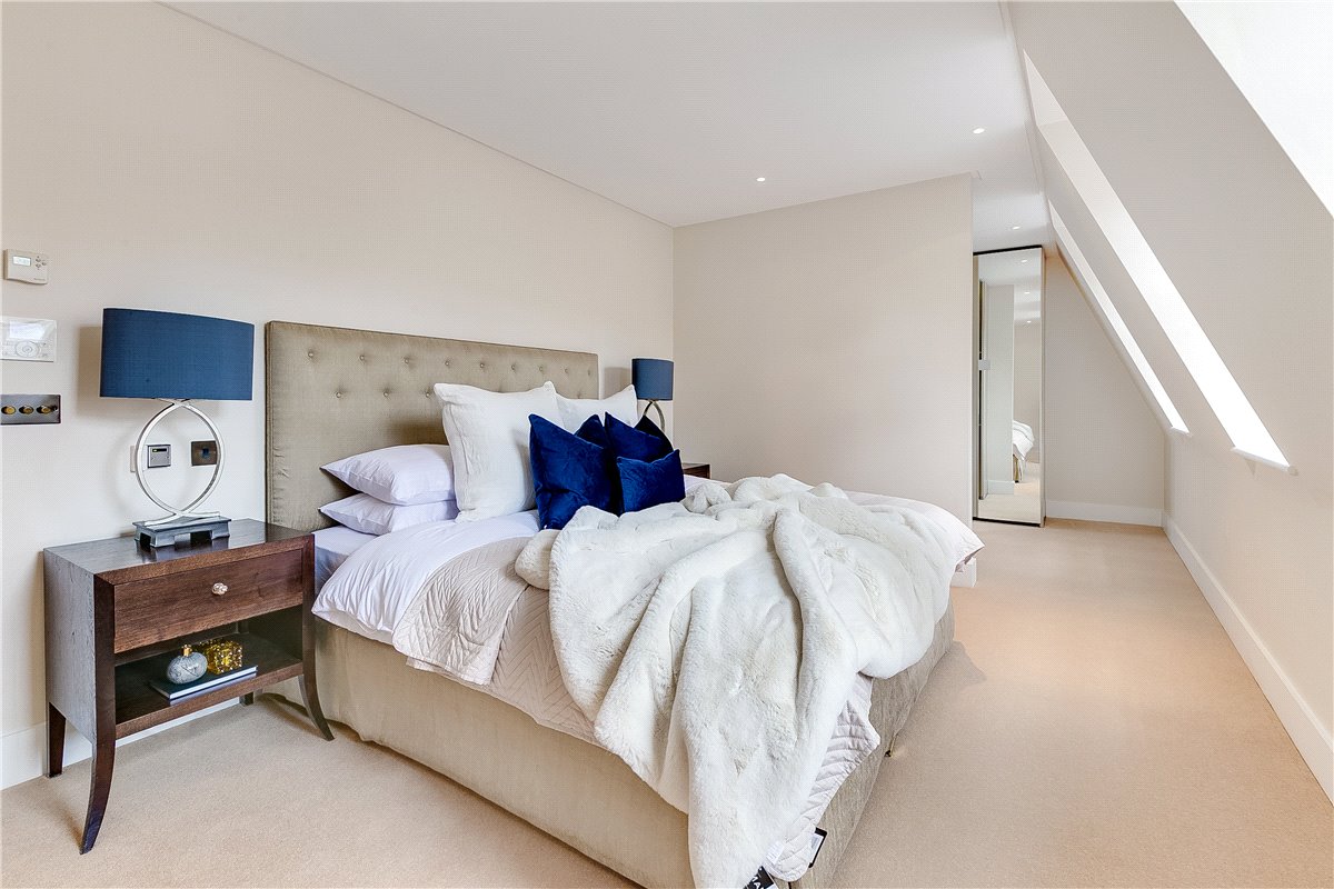 3 bedroom Flat, Park Street, Mayfair, W1K - Available, Image 13