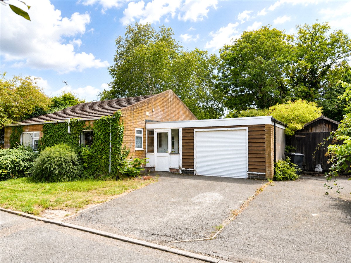 2 bedroom Bungalow, Church Lane, Papworth Everard, CB23 - Available