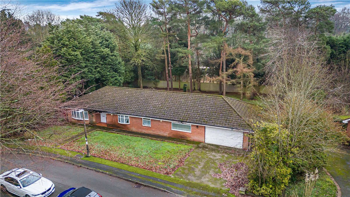 5 bedroom House, Pool Meadow Close, Solihull, B91 - Sold STC