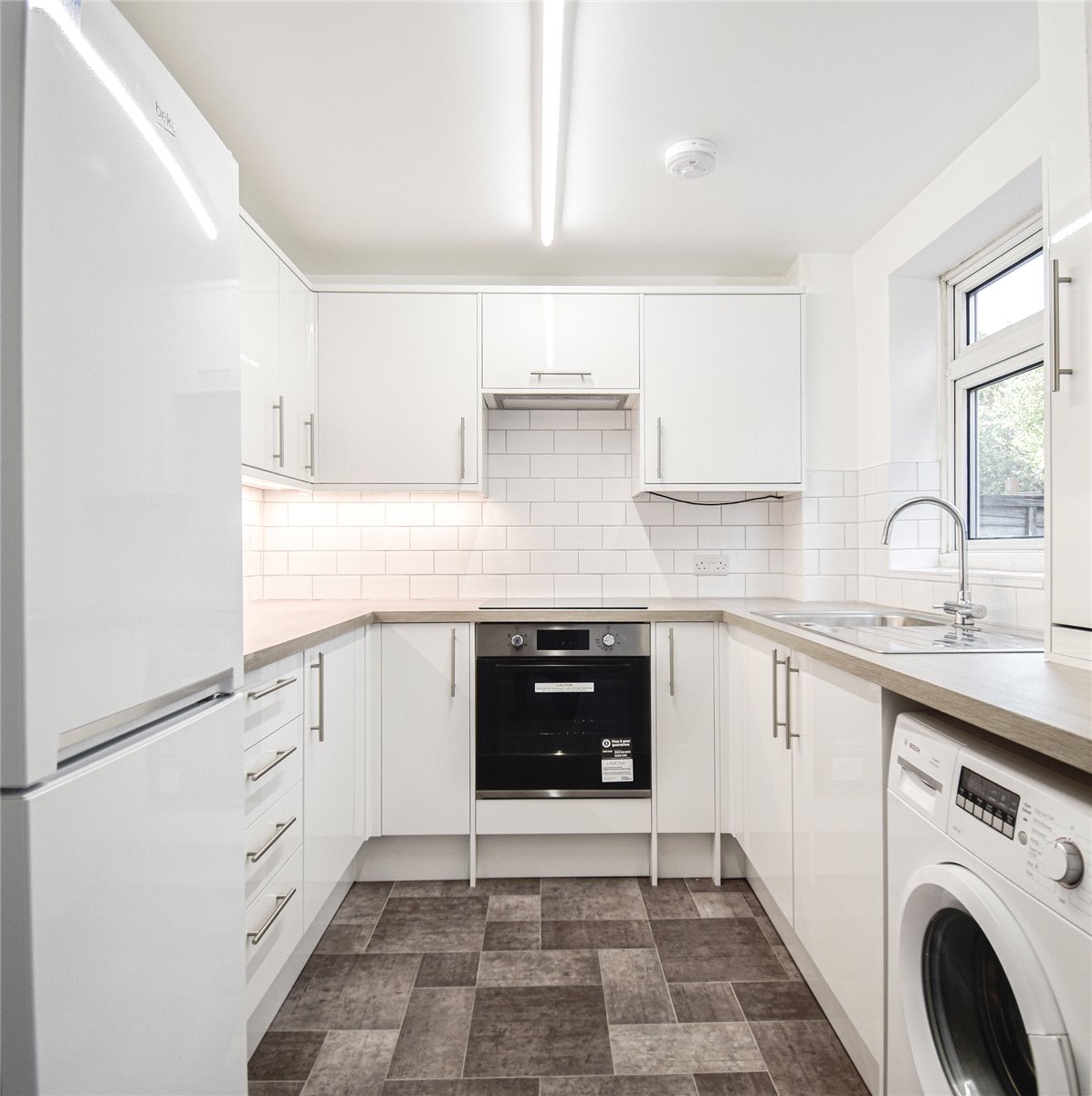 3 bedroom House, Belmore Close, Cambridge, CB4 - 