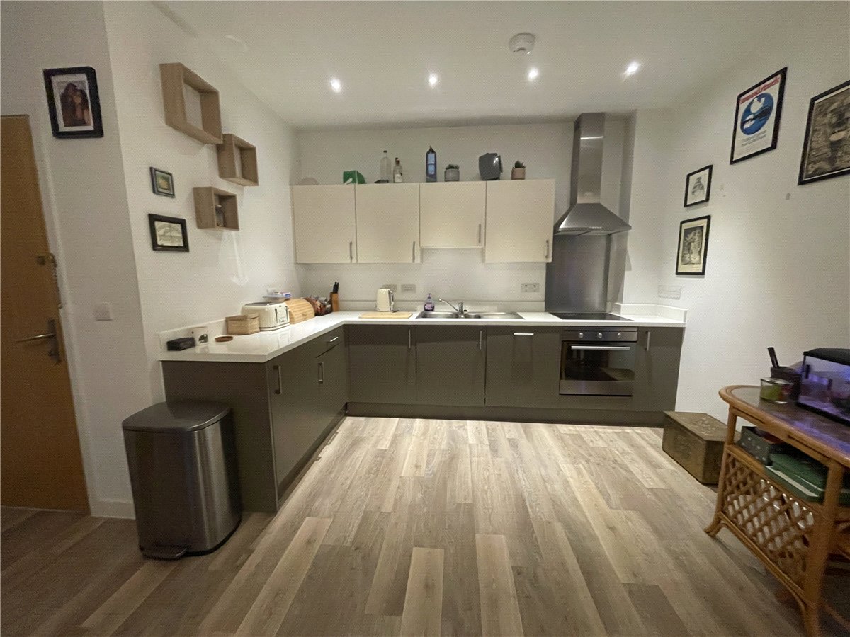 1 bedroom Flat, Strawberry Hill, Newbury, RG14 - Available, Image 5