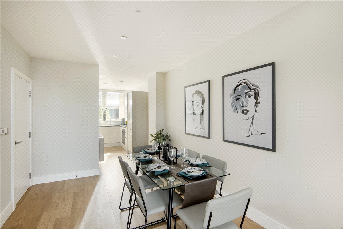 3 bedroom Maisonette, Greyhound Parade, Wimbledon Grounds, London, SW17 - , Image 3