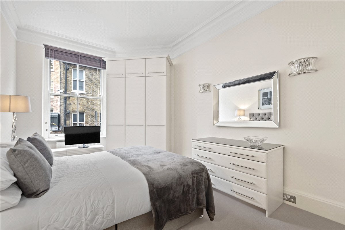 2 bedroom Flat, Lincoln House, Basil Street, SW3 - Available, Image 3