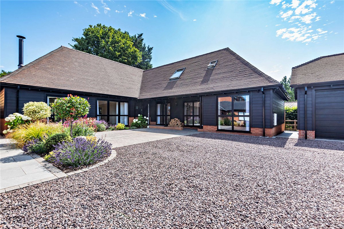 4 bedroom House, Clayton Mews, St. Mary Bourne, SP11 - Sold