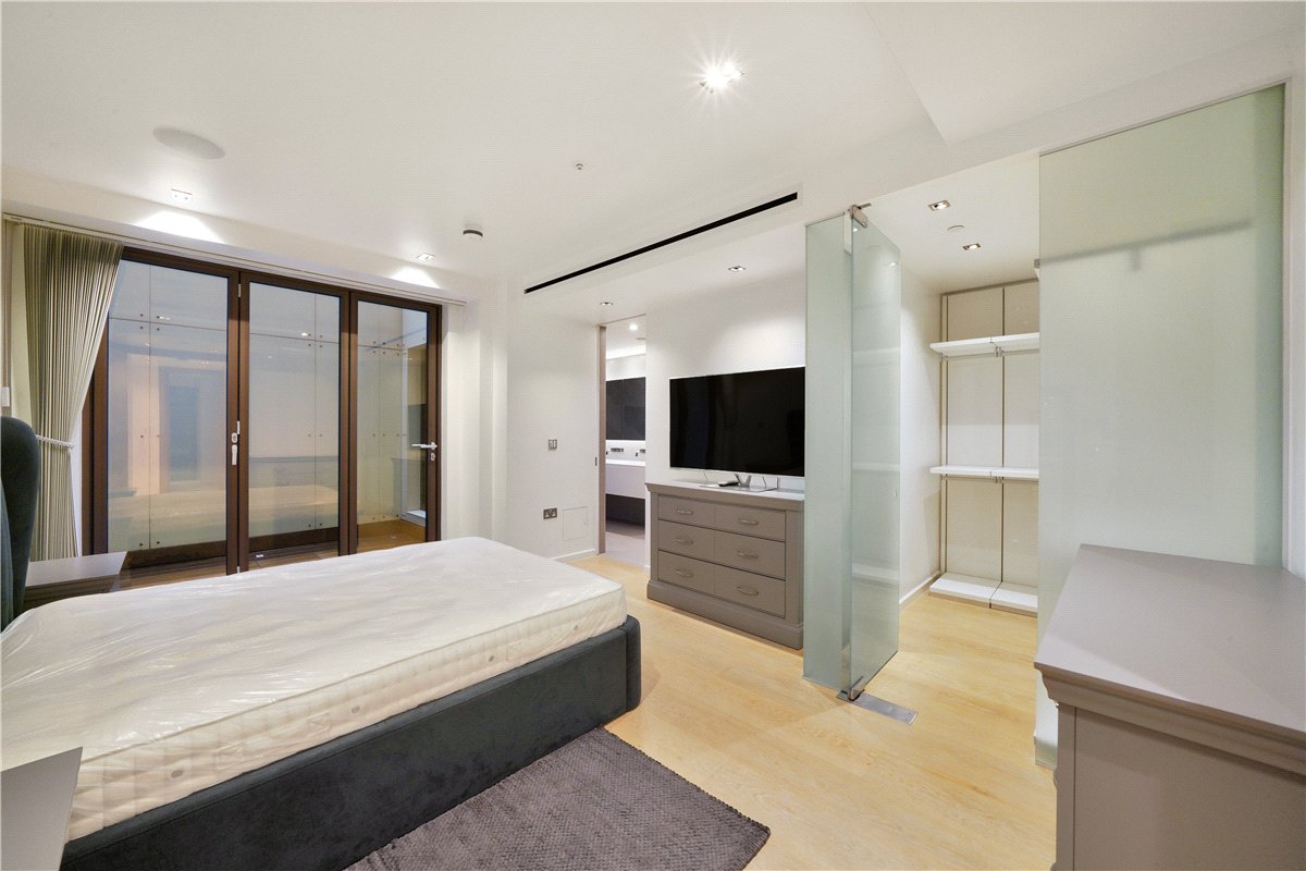2 bedroom Flat, Grosvenor Hill, London, W1K - Available, Image 4