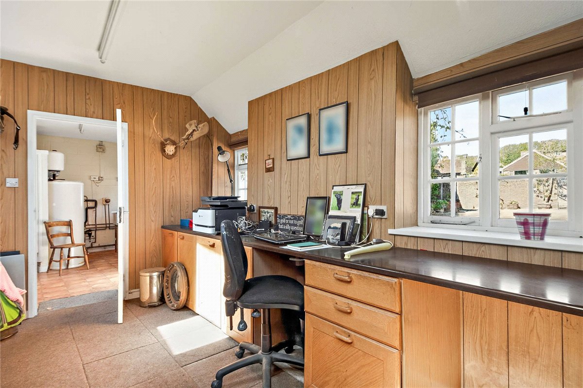 5 bedroom House, Sheepdrove Hill, Lambourn, RG17 - Available, Image 12