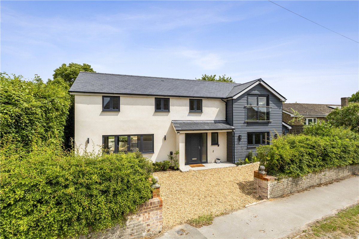 4 bedroom House, High Street, Burbage, SN8 - 