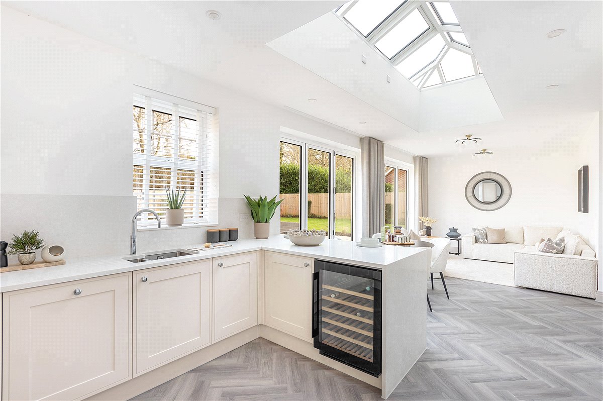 5 bedroom House, Oakfields, Preston, SG4 - Sold, Image 14