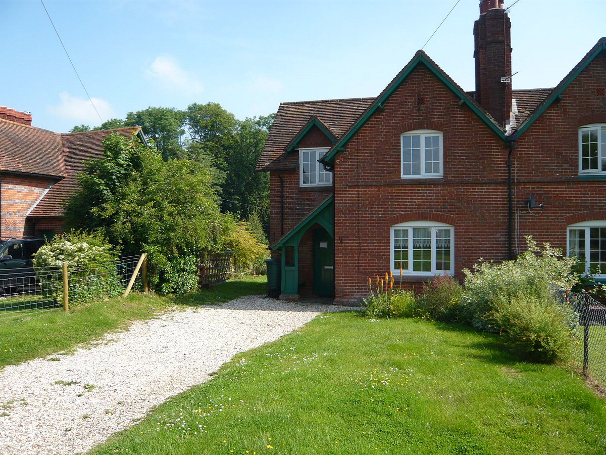 3 bedroom Cottage, Marlston Hermitage, Thatcham, RG18 - Available