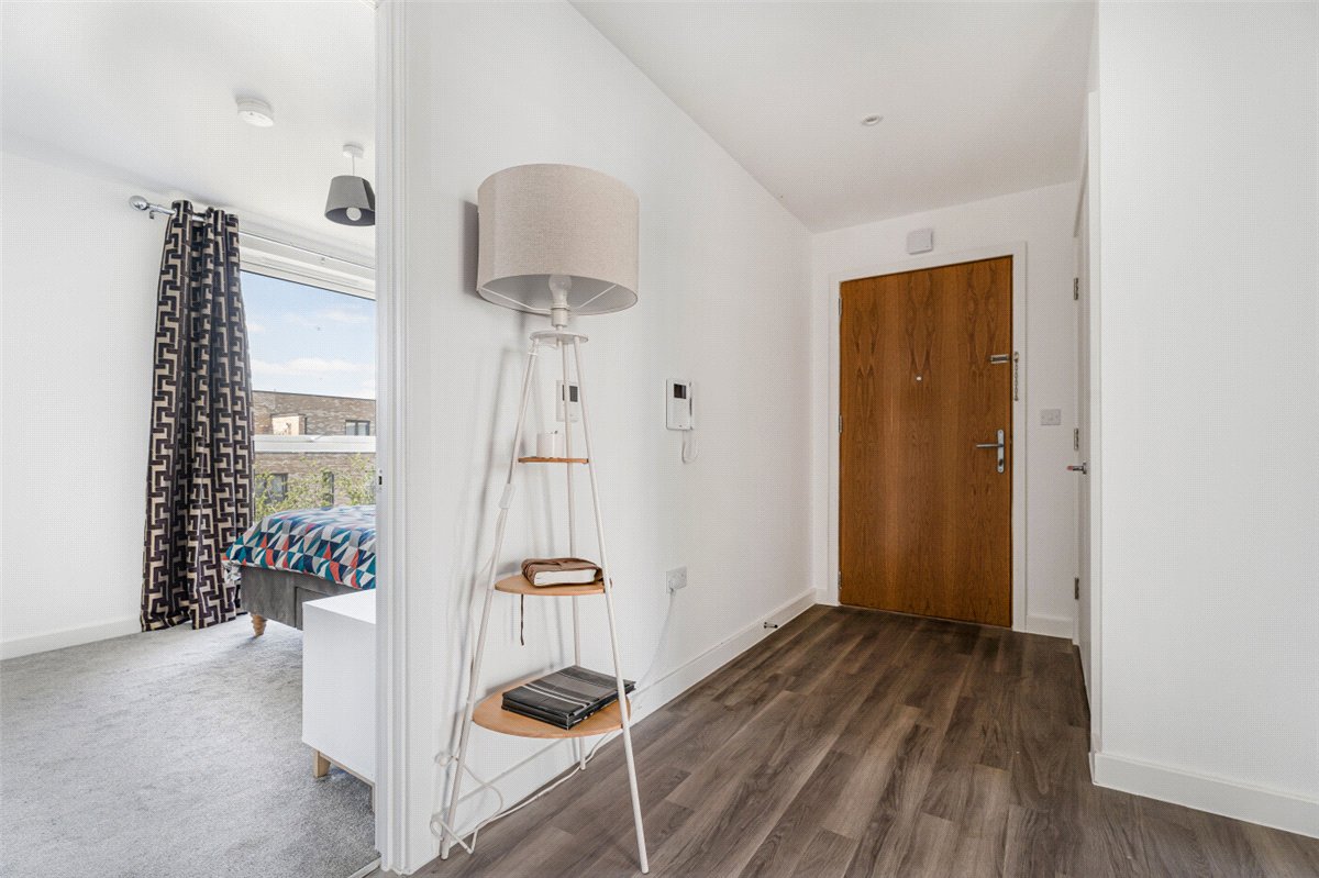 3 bedroom Flat, Henty Close, Trumpington, CB2 - Sold STC, Image 1