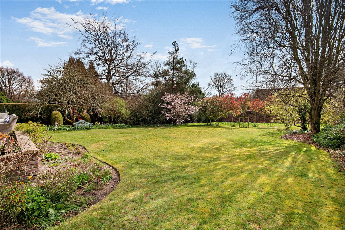 4 bedroom House, Garden Close Lane, Newbury, RG14 - Available, Image 5