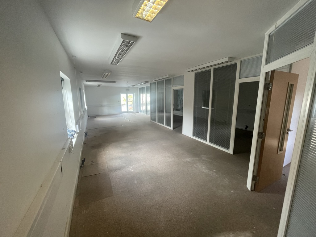 6004 Sq Ft, 2A Church Square, Taunton, TA1 - Available, Image 14