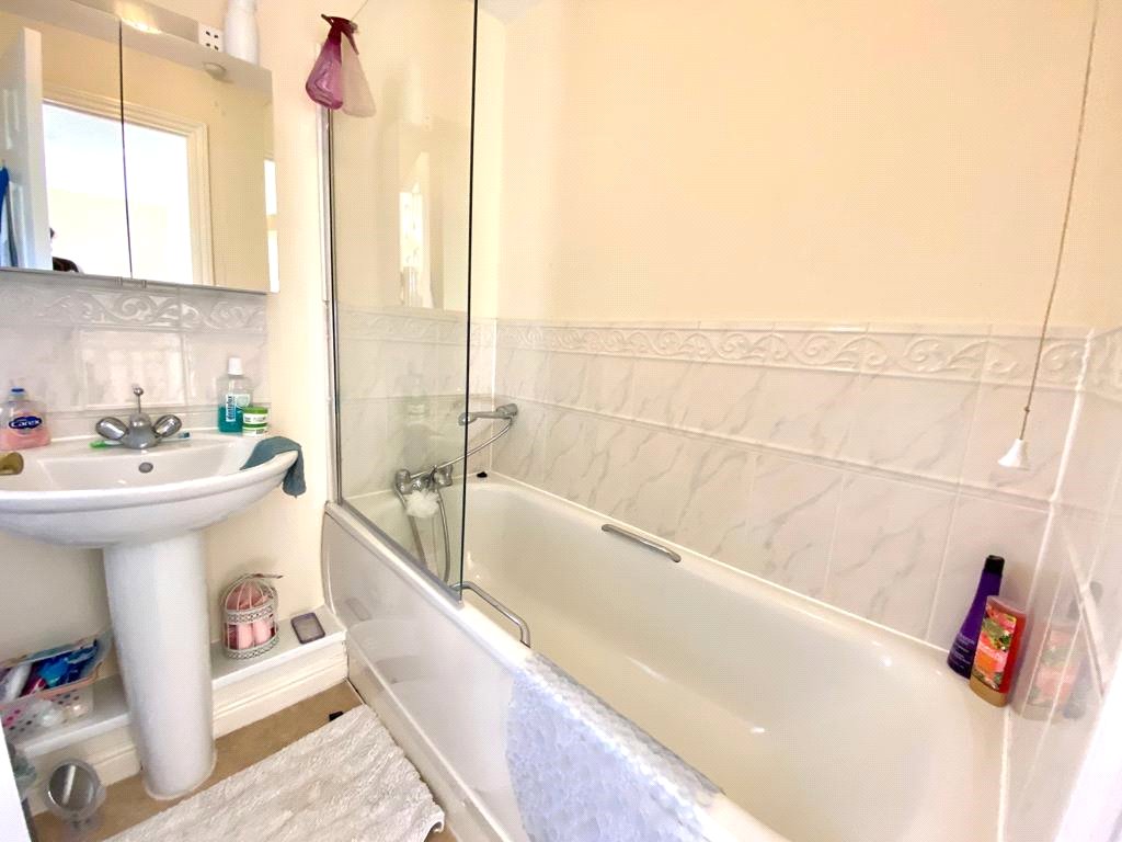 3 bedroom House, Smiths Close, Pewsey, SN9 - Available, Image 3