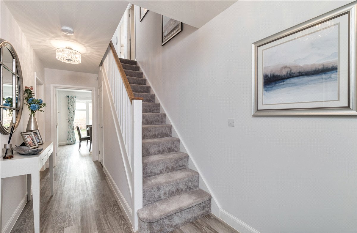 3 bedroom House, Princess Gardens, Bishops Green, RG20 - Available, Image 2