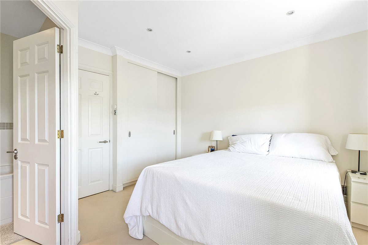 3 bedroom House, Bevin Square, London, SW17 - Available, Image 6