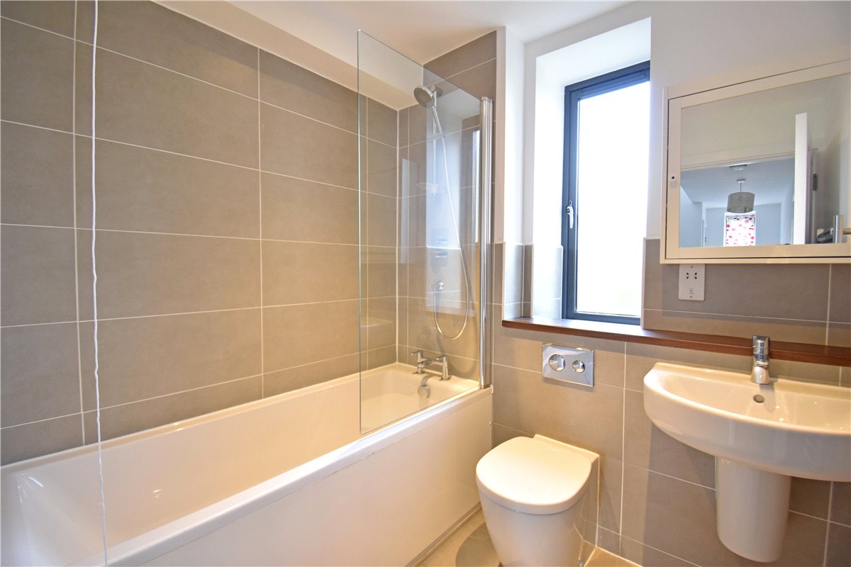 3 bedroom House, Swallow Gardens, Chesterton, CB4 - , Image 5