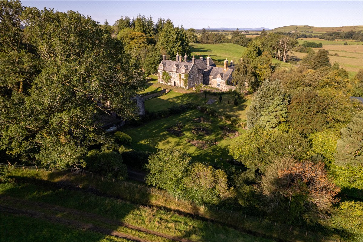 11 bedroom House, Talsarnau, Gwynedd, LL47 - Available, Image 59