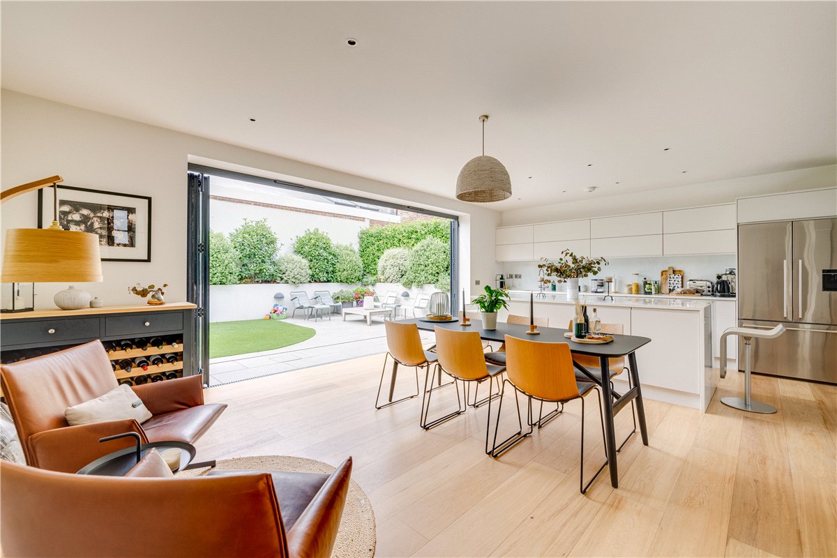 4 bedroom House, West Temple Sheen, London, SW14 - Available