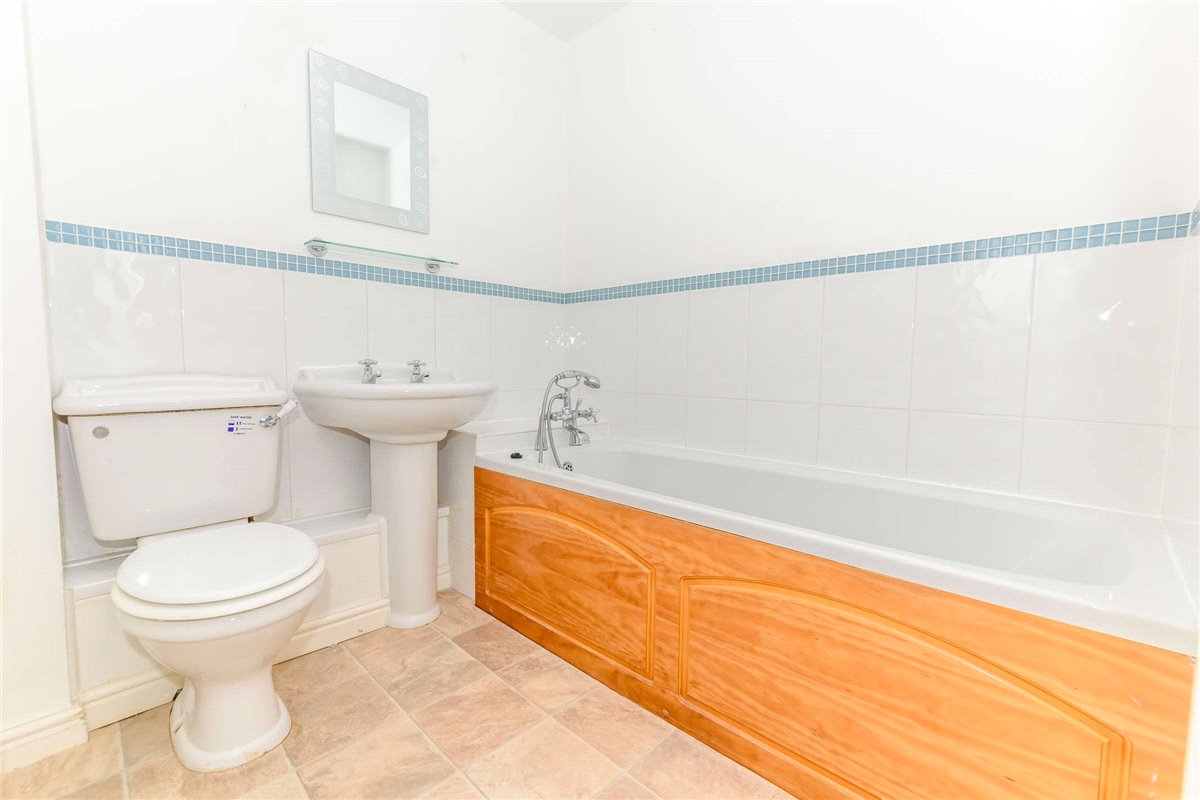 2 bedroom Flat, St. Michaels Road, Newbury, RG14 - Available, Image 5