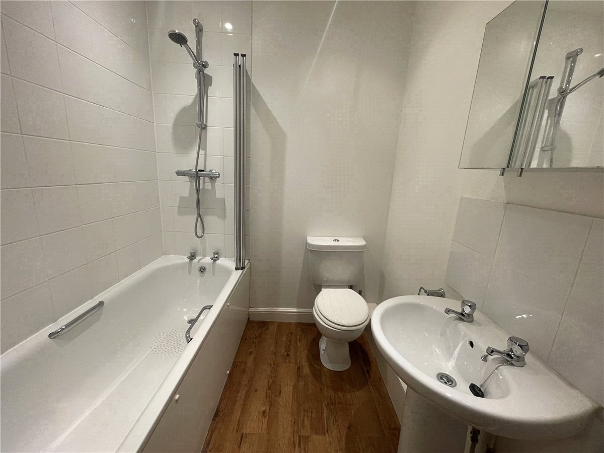 1 bedroom Flat, London Road, Newbury, RG14 - Available, Image 3