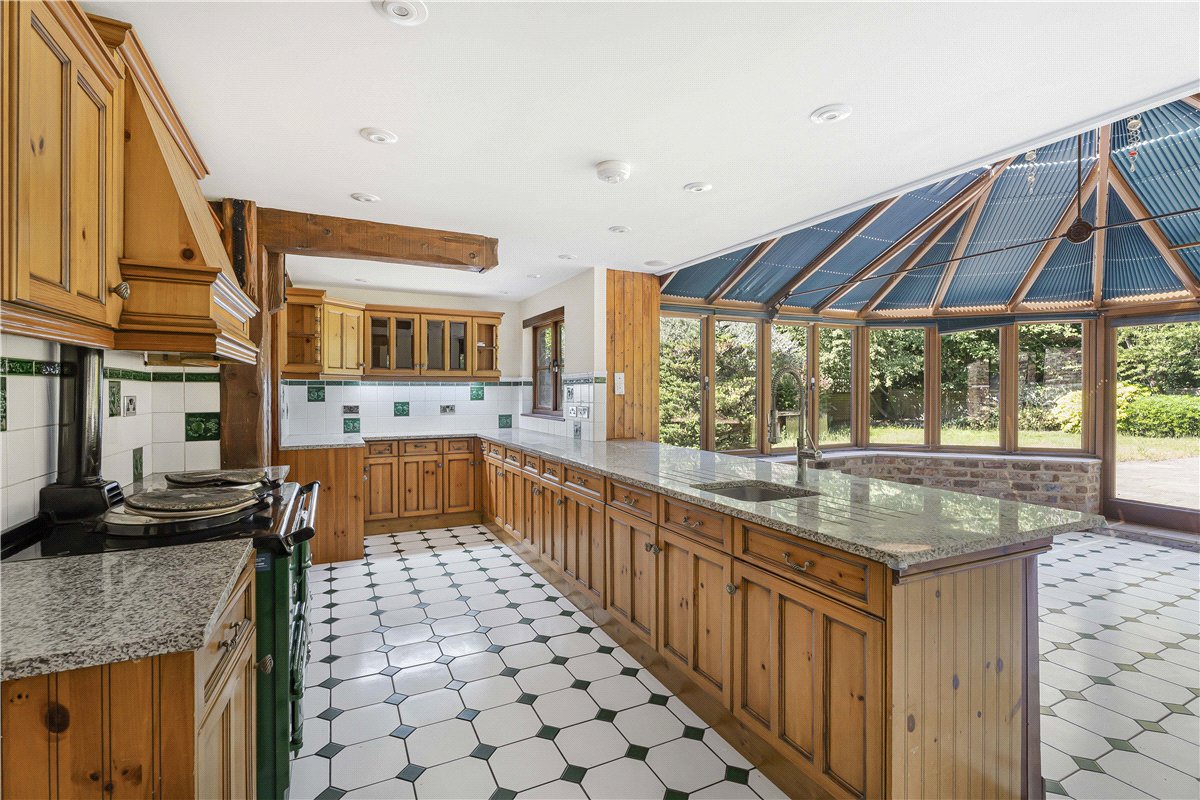 3 bedroom House, London Road, Wendover, HP22 - Available, Image 2