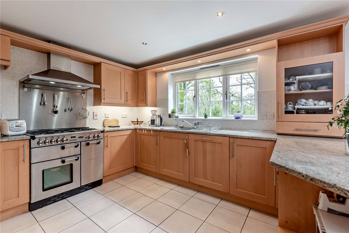 5 bedroom House, Spring Gardens, Newbury, RG20 - Sold STC, Image 9