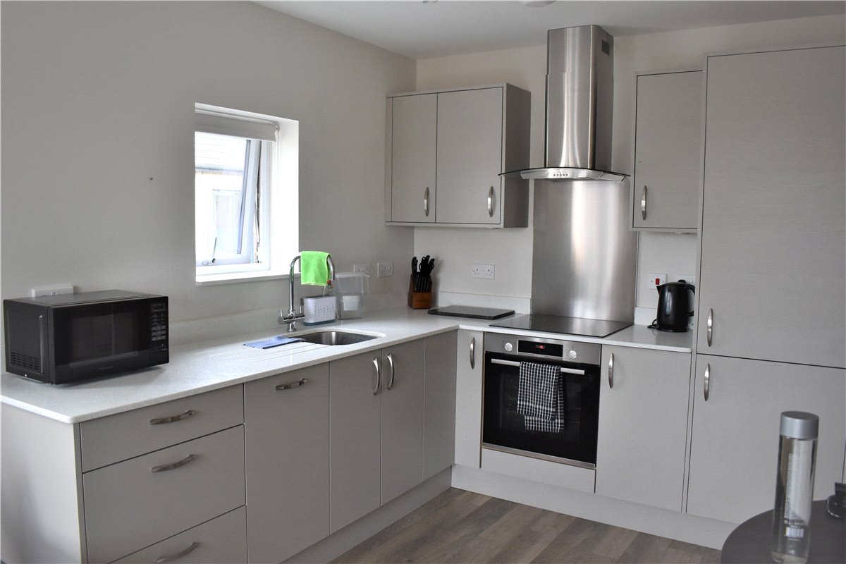 2 bedroom Flat, Steel Close, Newtown Road, RG14 - , Image 2