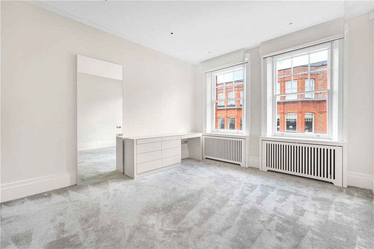 4 bedroom Flat, Wynnstay Gardens, Kensington, W8 - Available, Image 27