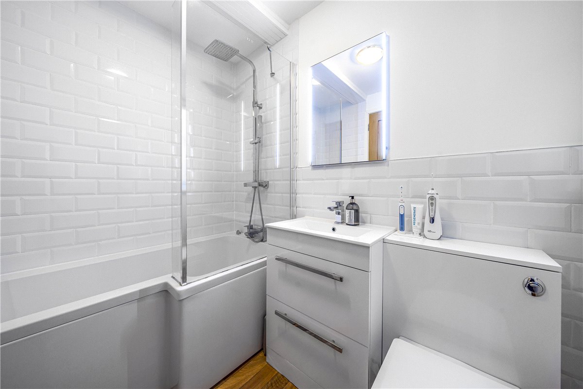 2 bedroom Flat, The Chilterns, Gloucester Green, OX1 - , Image 3