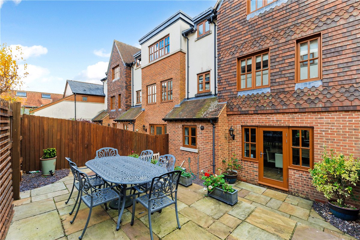 4 bedroom House, Cromwell Court, Marlborough, SN8 - Sold STC, Image 2