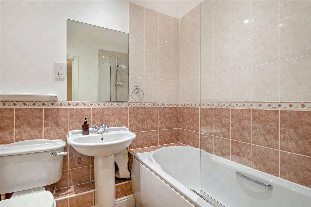 3 bedroom House, Cornes Close, Winchester, SO22 - Sold, Image 4