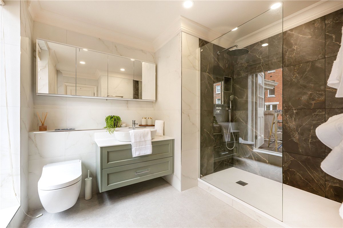 3 bedroom House, Woods Mews, Mayfair, W1K - Available, Image 7