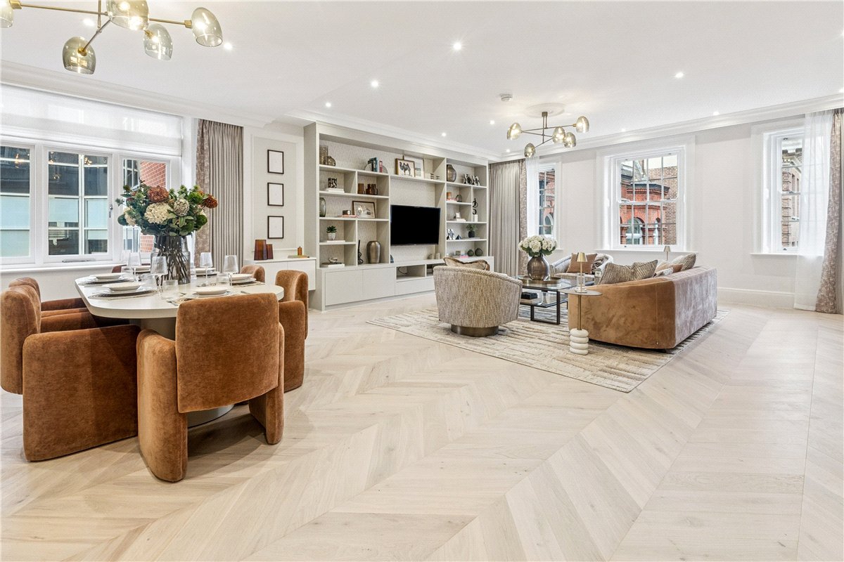 3 bedroom Maisonette, Stratton Street, Mayfair, W1J - Available, Image 7